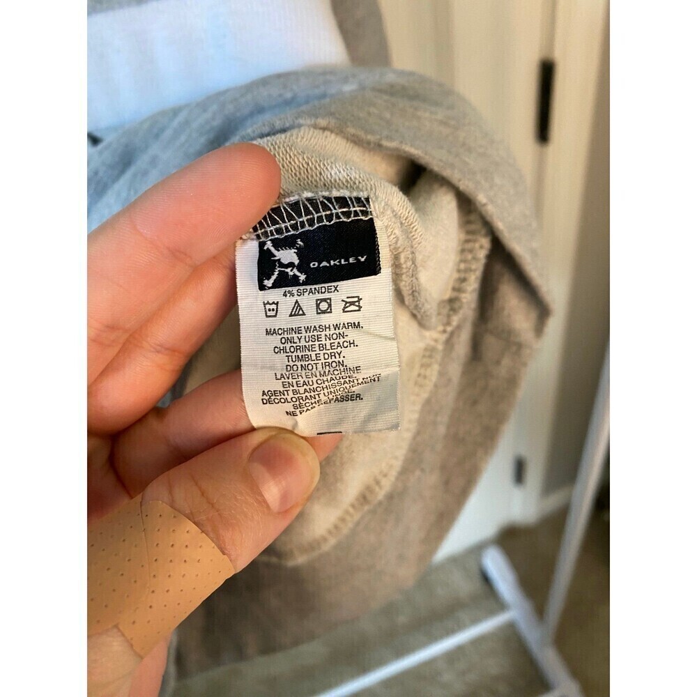 Oakley v-neck hoodie with tie waist - Picture 6 of 10